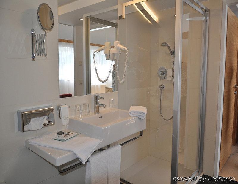 Hotel Goldener Adler Wattens Room photo